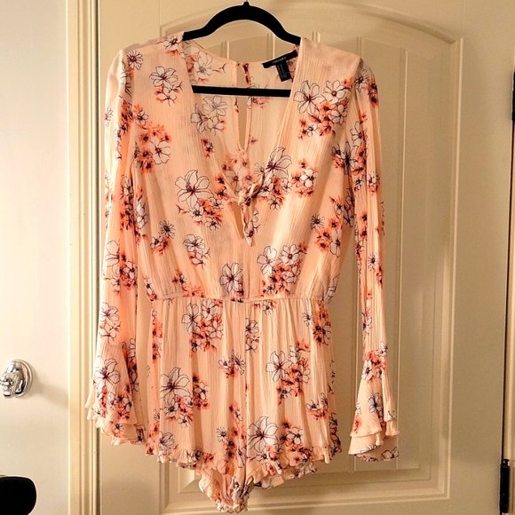 Forever 21 Peach Romper, M. Fits like small. - Picture 1 of 4